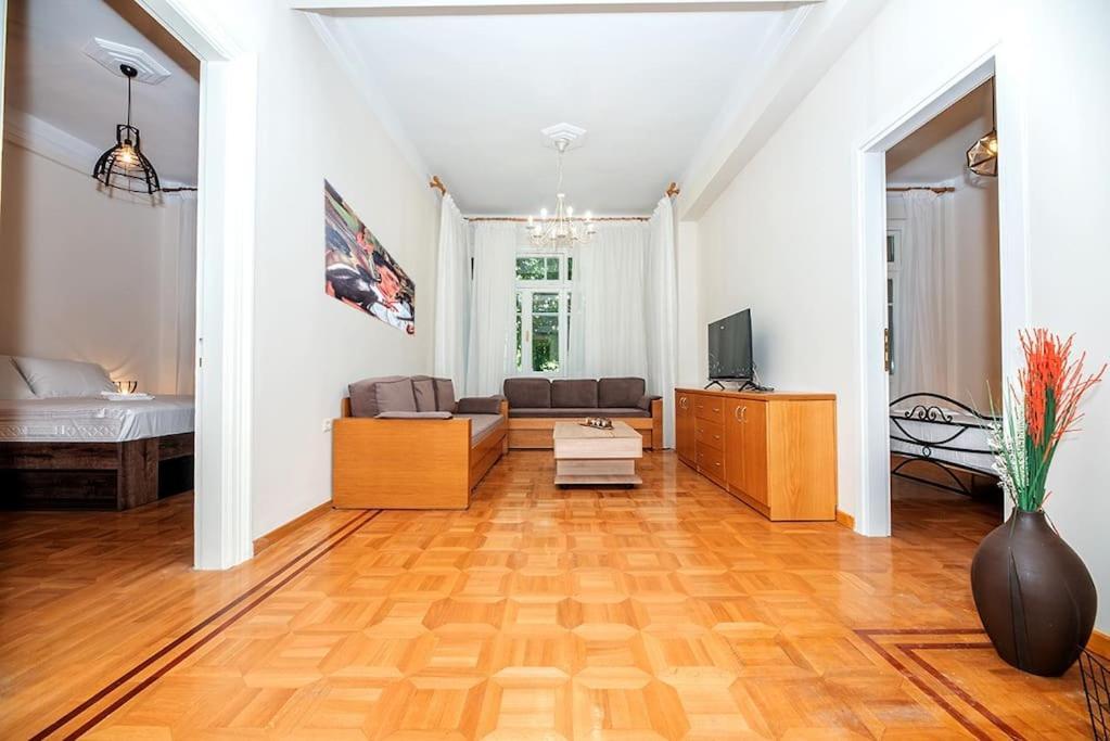 Roman Forum Apartment Tesalonika Bagian luar foto